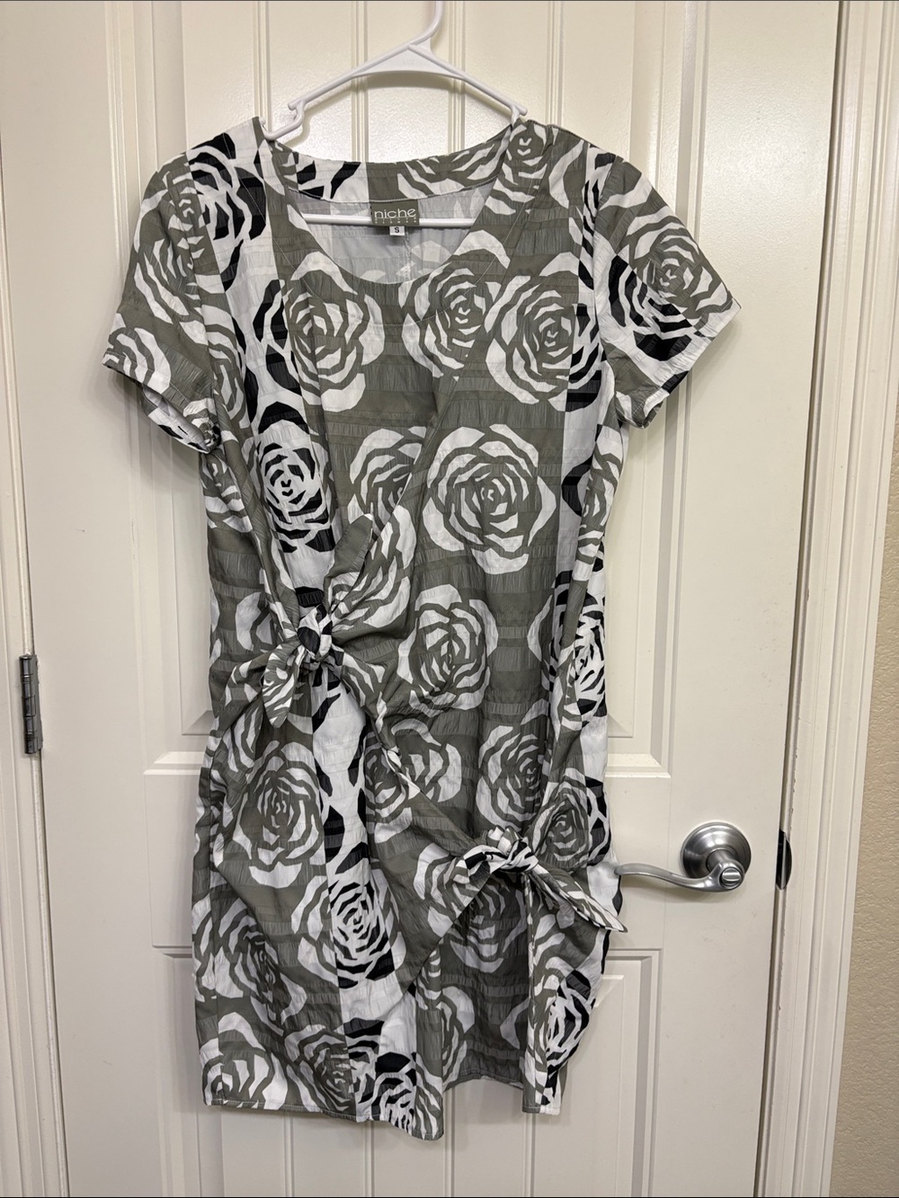 Niche Nilgun Derman Olive & White‎ Floral Tie-Detail Women’s Dress
